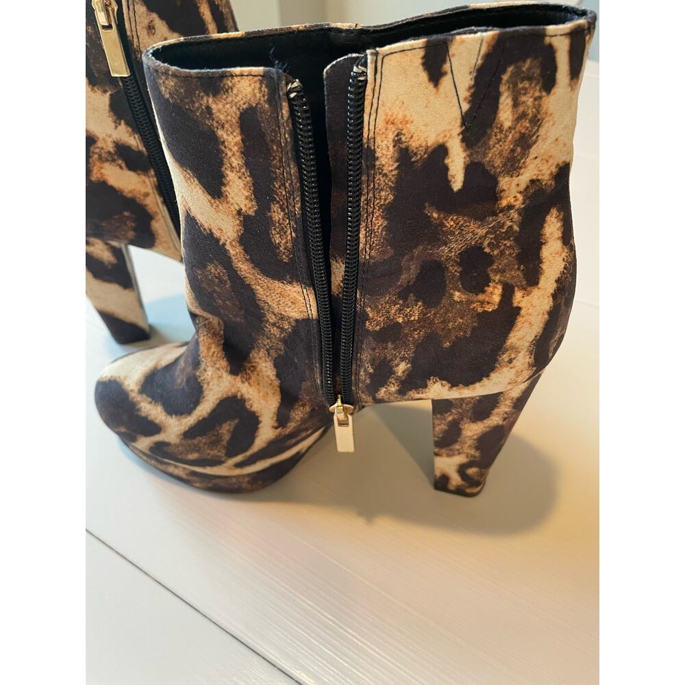 Bamboo Leopard Print Platform Booties Size 9 Roun… - image 4